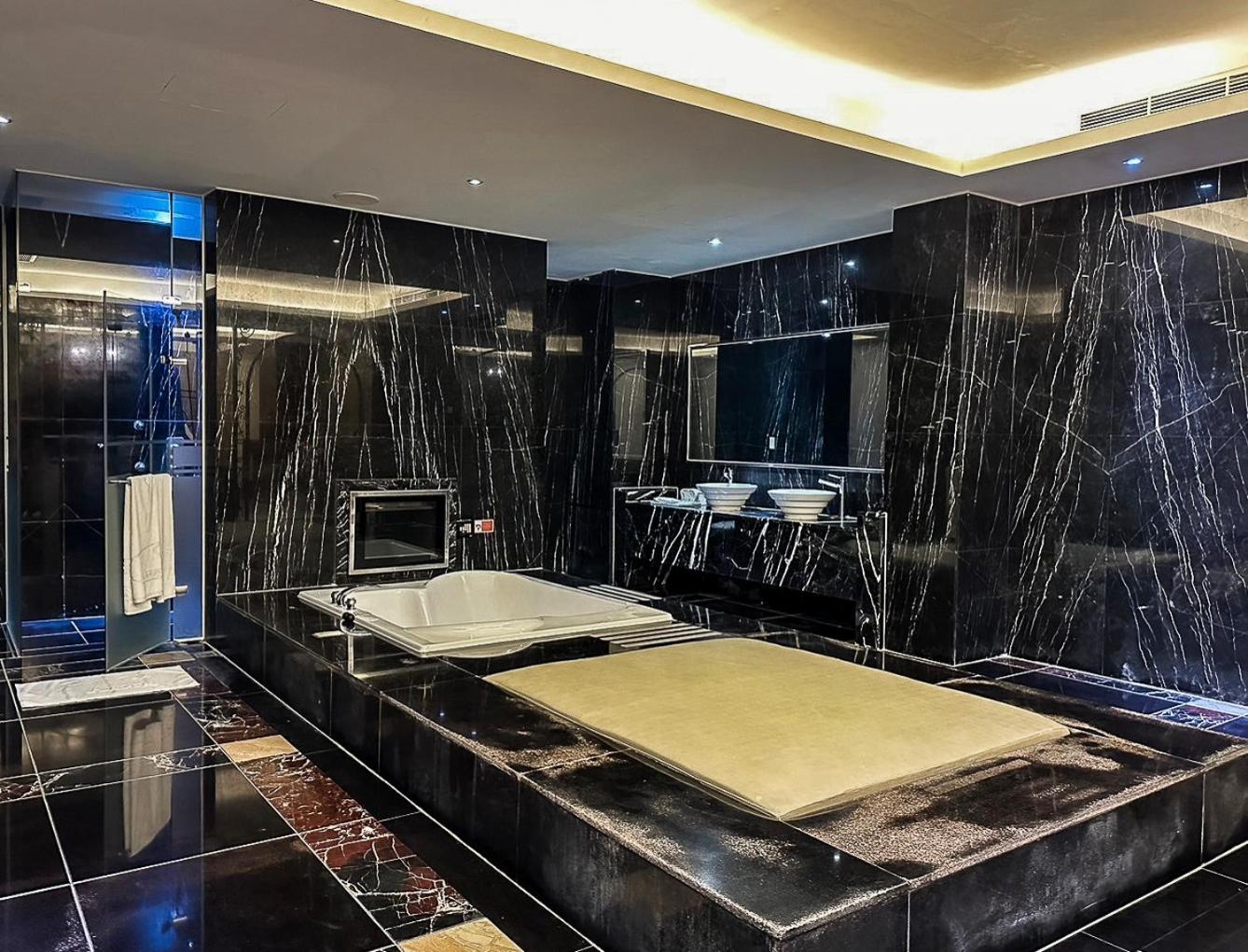 All-Ur Boutique Motel-Ping Tung Branch Pingtung Bagian luar foto