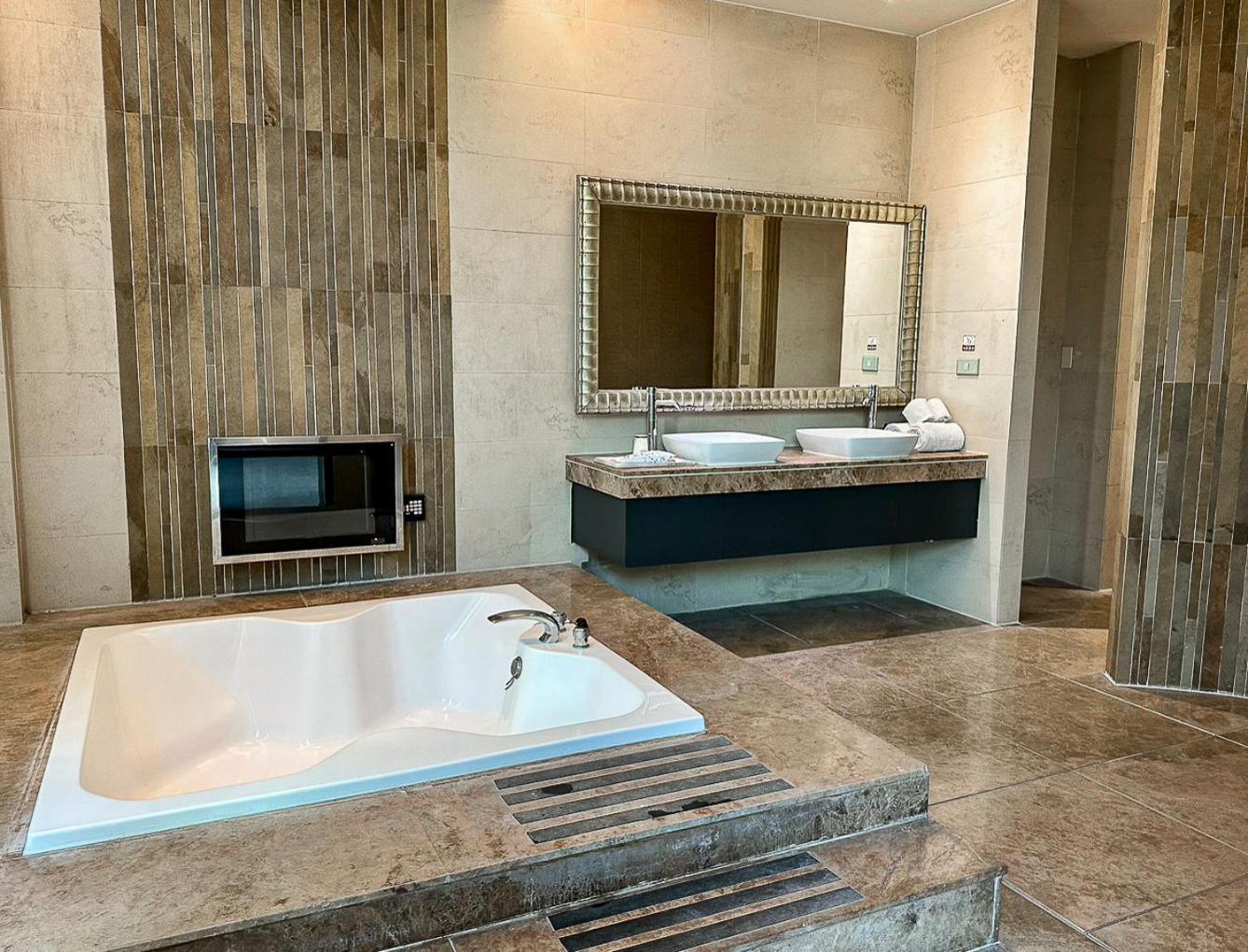 All-Ur Boutique Motel-Ping Tung Branch Pingtung Bagian luar foto