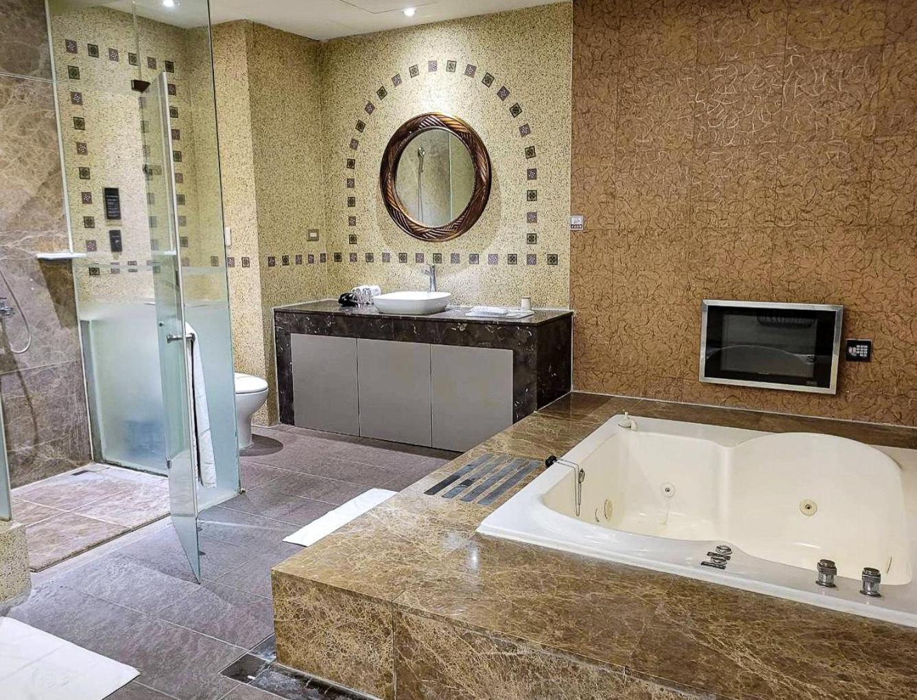 All-Ur Boutique Motel-Ping Tung Branch Pingtung Bagian luar foto