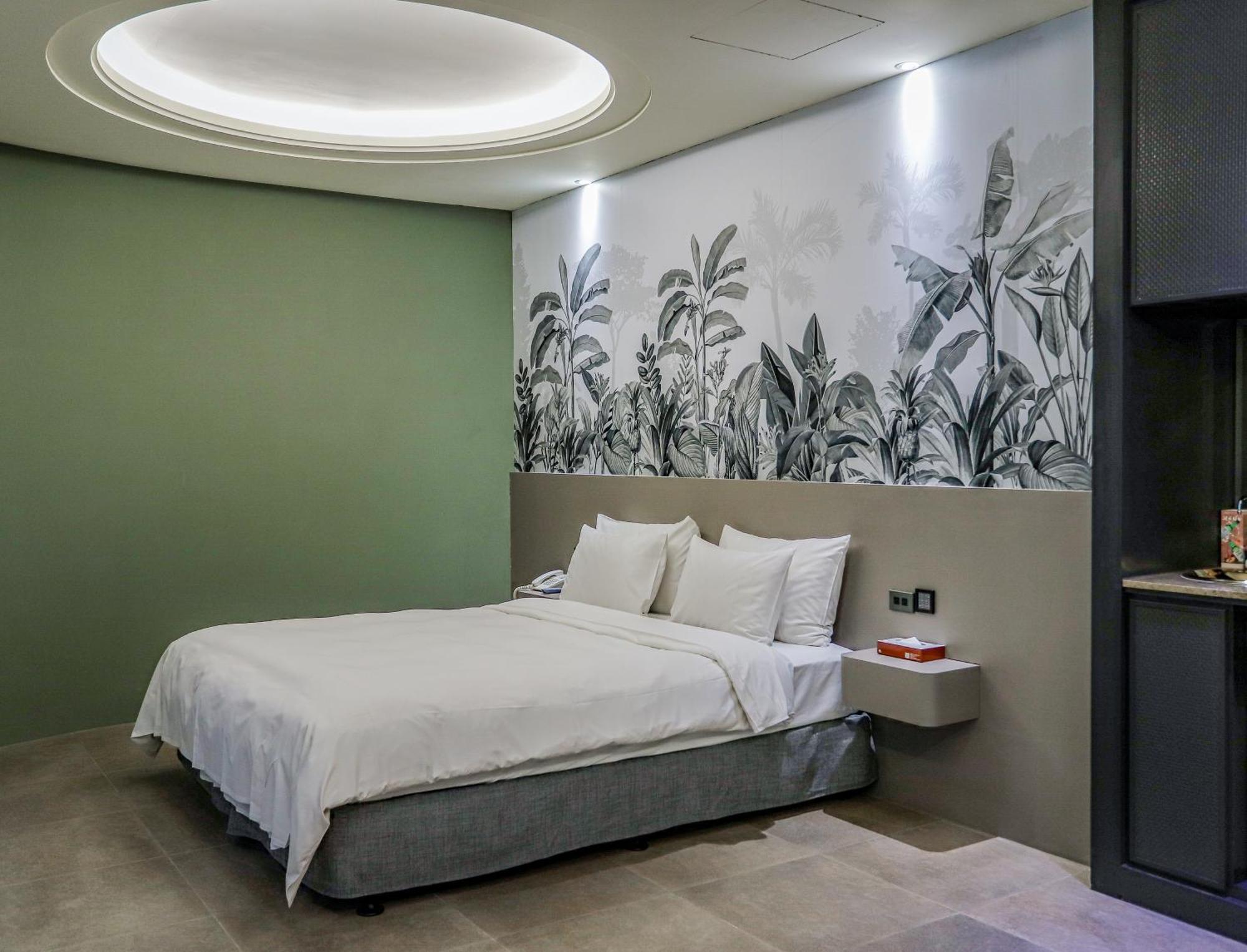 All-Ur Boutique Motel-Ping Tung Branch Pingtung Bagian luar foto