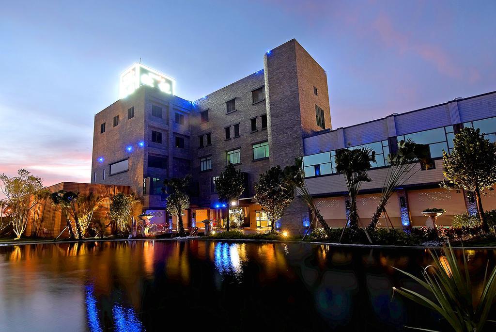 All-Ur Boutique Motel-Ping Tung Branch Pingtung Bagian luar foto