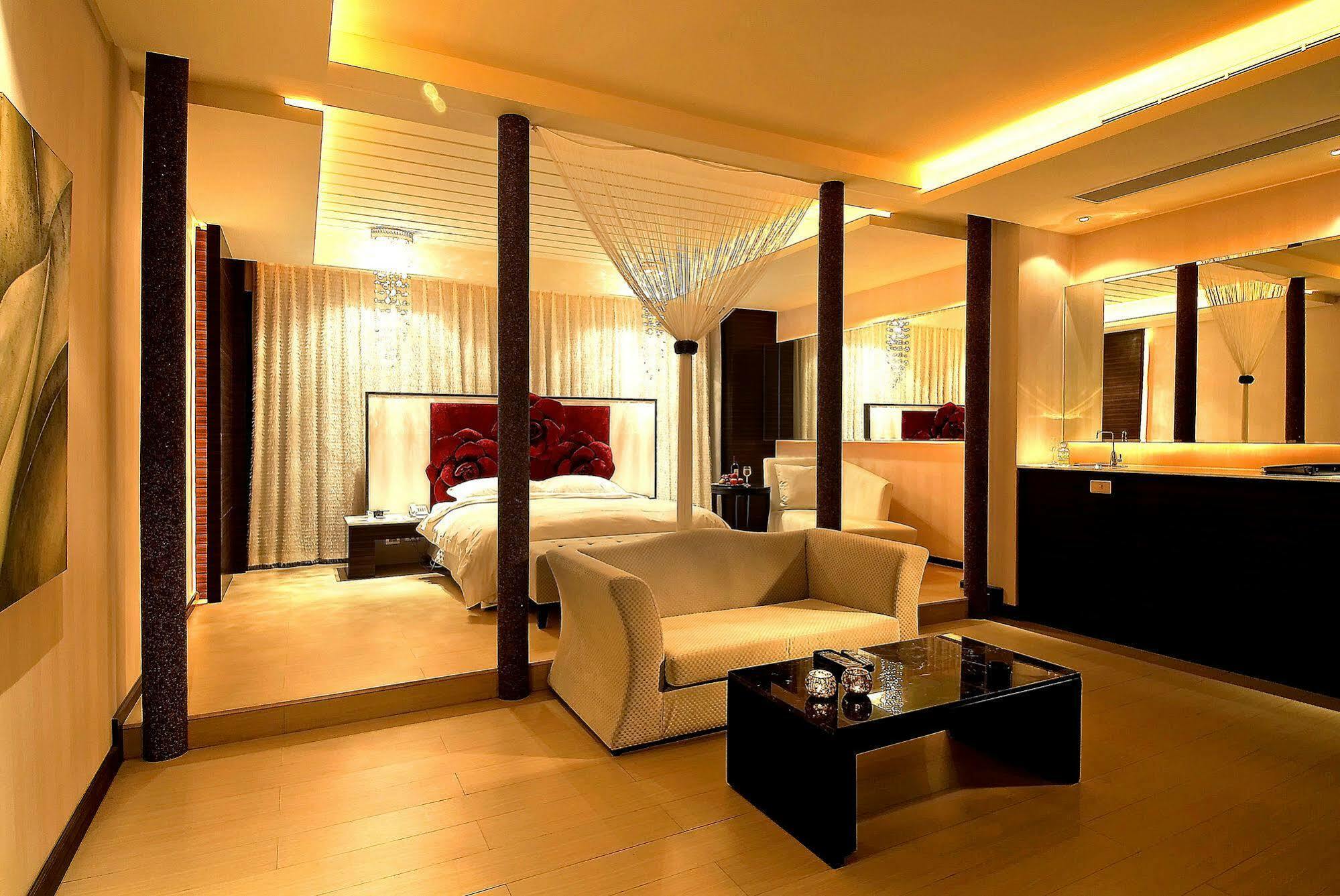 All-Ur Boutique Motel-Ping Tung Branch Pingtung Bagian luar foto