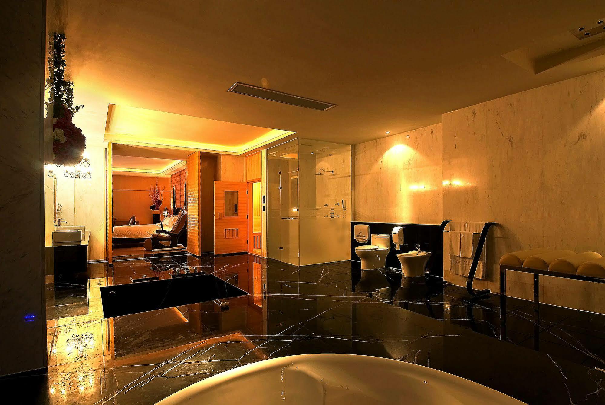 All-Ur Boutique Motel-Ping Tung Branch Pingtung Bagian luar foto