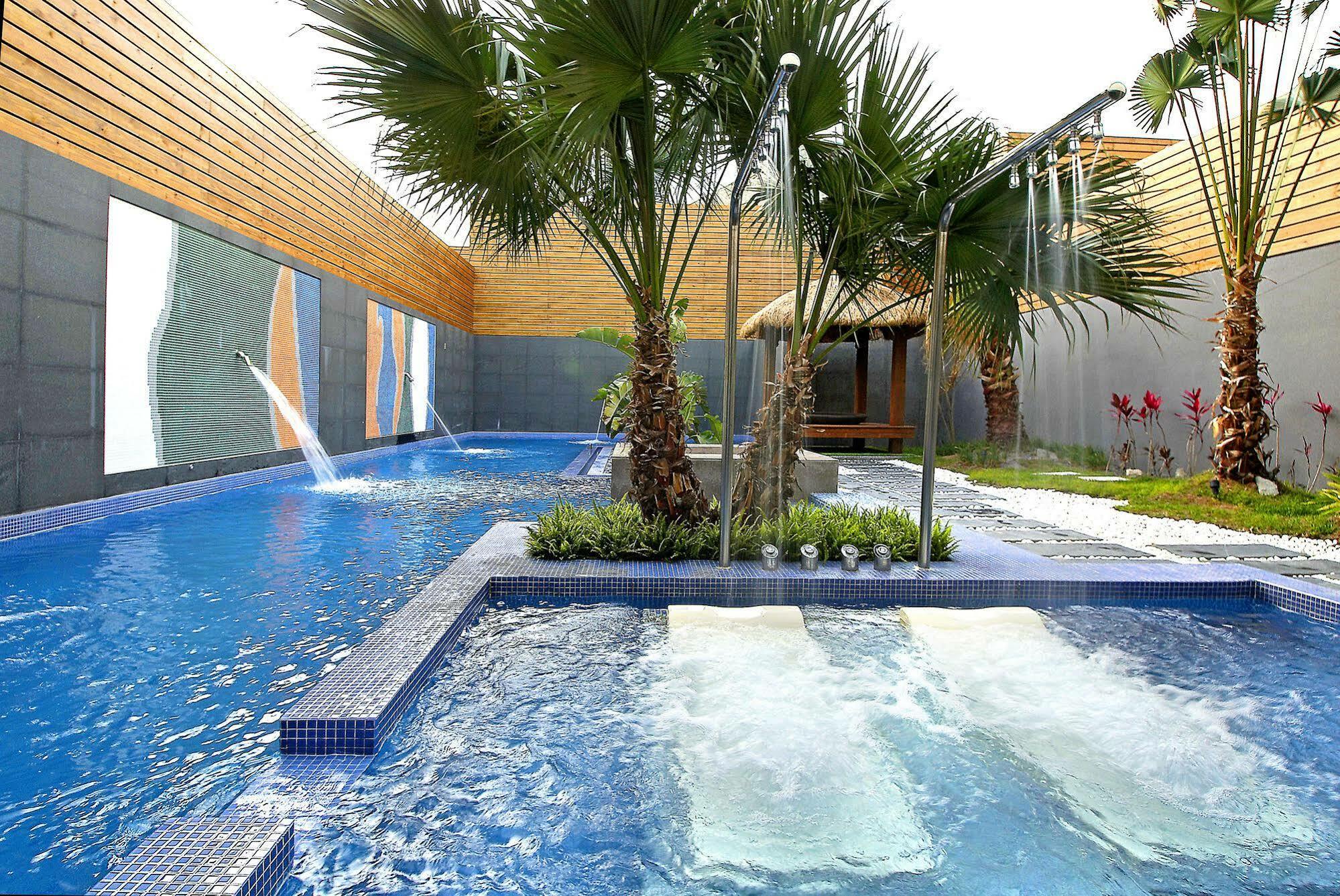 All-Ur Boutique Motel-Ping Tung Branch Pingtung Bagian luar foto